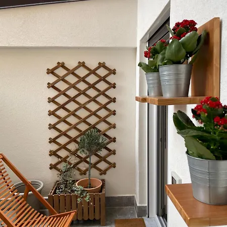 With Love, 4 Appartement