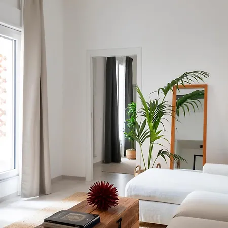 Apartment With Love, 4 *